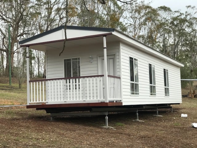 Park cabin installed on footings